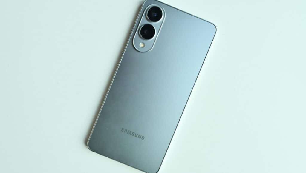 ₹1,09,999 की कीमत पर लॉन्च हुआ Samsung Galaxy S25 Edge बेहद पतला डिजाइन और 200MP कैमरा के साथ बेमिसाल स्मार्टफोन