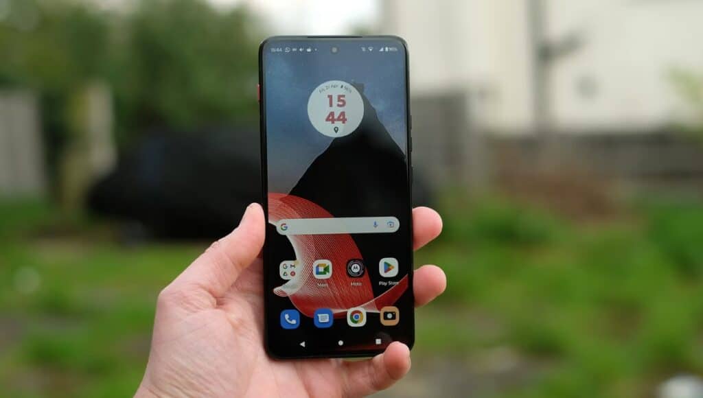 Motorola ThinkPhone 25: ₹60,000 में मिलेगी 68W चार्जिंग और 50MP कैमरा के साथ दमदार परफॉर्मेंस