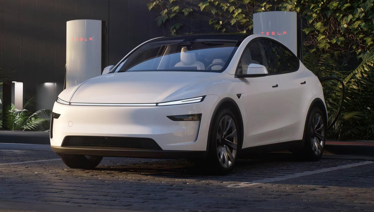 Tesla Model Y की भारत में धांसू शुरुआत कीमत, रेंज और फीचर्स ने बनाया इसे EV का बादशाह