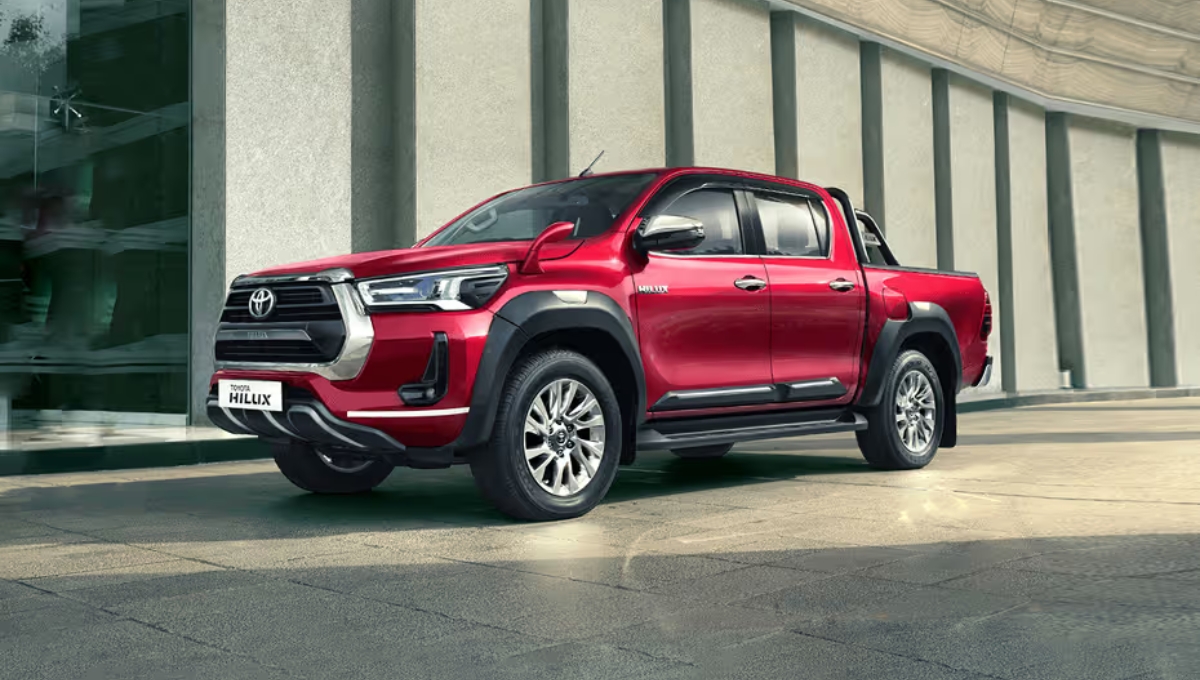 Toyota Hilux 2025: ₹30 लाख की कीमत में ताकत, स्टाइल और सेफ्टी का जबरदस्त संगम