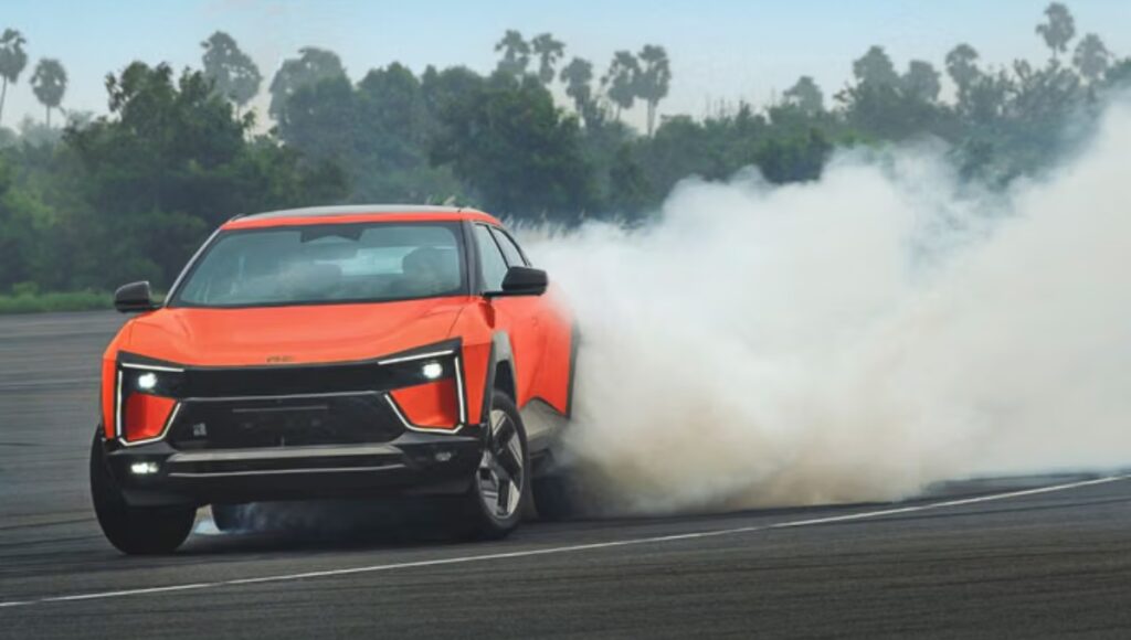 Mahindra BE 6: ₹30 लाख तक की कीमत में 683KM रेंज और फ्यूचरिस्टिक फीचर्स वाली इलेक्ट्रिक SUV