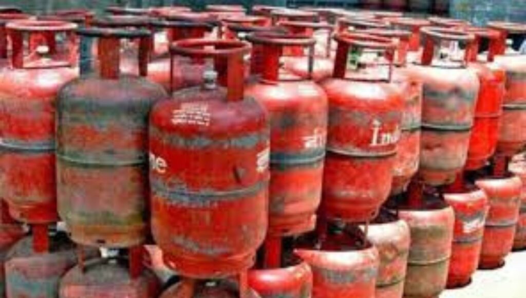 LPG gas सब्सिडी आ गई है आपके खाते में यहाँ जानिए कैसे करें स्टेटस चेक और कब मिलेगा पैसा