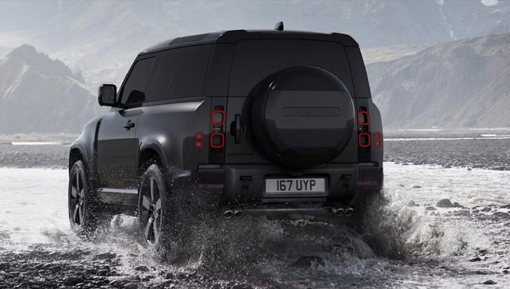 नई Land Rover Defender V8 2025: दमदार ताकत, शाही लुक और बेजोड़ फीचर्स का संगम
