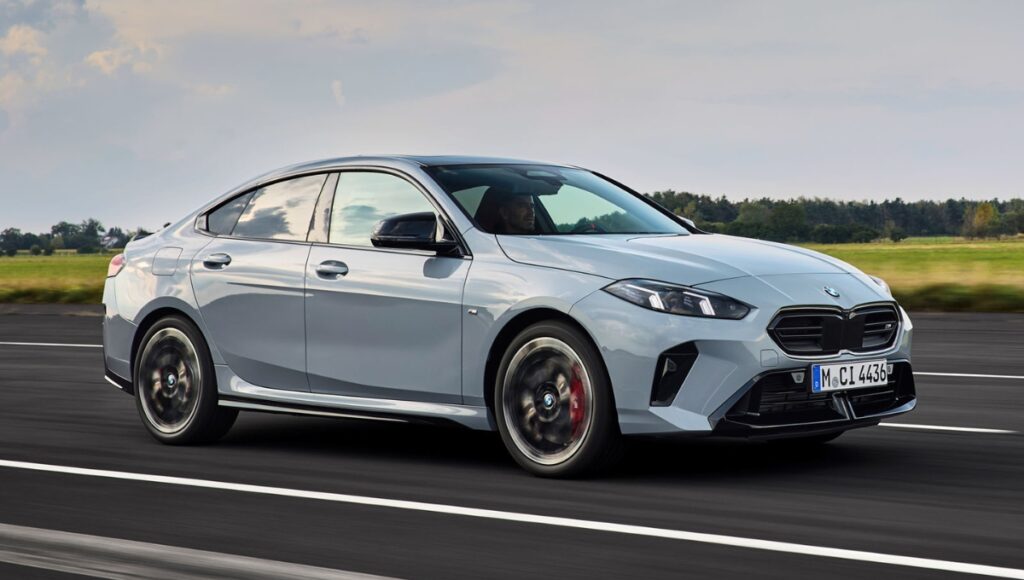 BMW 2 Series Gran Coupe: 1.5L टर्बो इंजन और 12 स्पीकर्स वाला म्यूजिक सिस्टम, कीमत जानकर चौंक जाएंगे