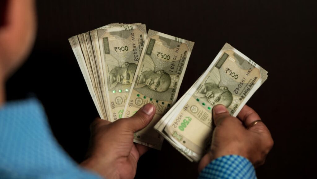 8th Pay Commission: क्या अब खत्म होगा सरकारी कर्मचारियों का लंबा इंतज़ार
