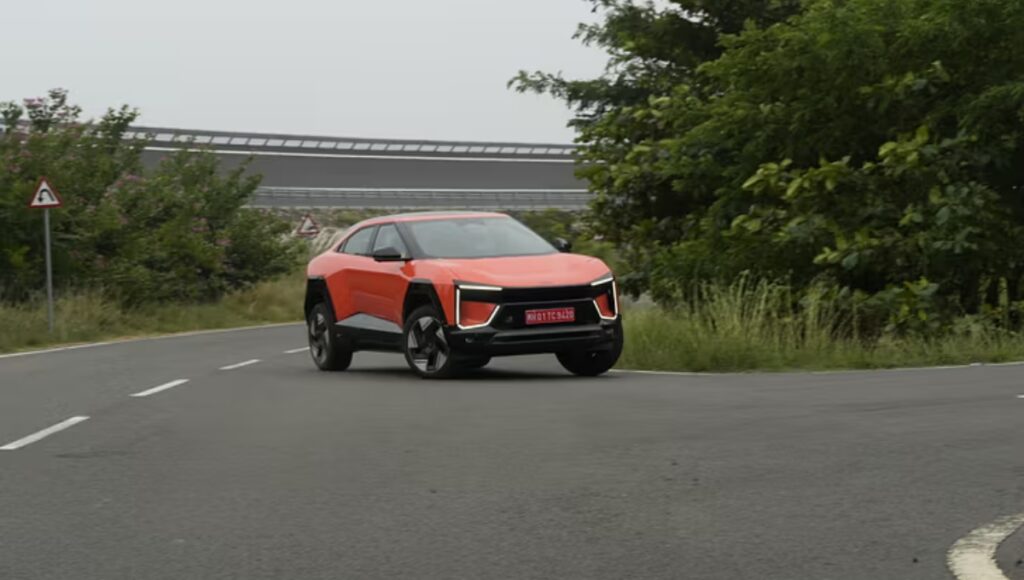 Mahindra BE 6: ₹30 लाख की कीमत में 683 KM रेंज, फास्ट चार्जिंग और 7 एयरबैग वाली इलेक्ट्रिक SUV
