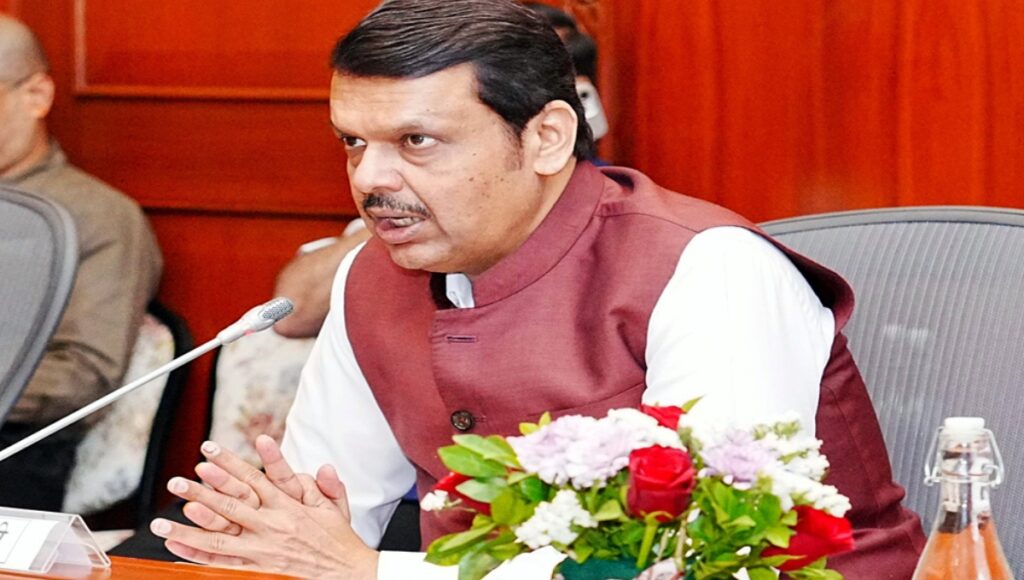 क्या मोबाइल गेम खेलना इतना भारी पड़ सकता है महाराष्ट्र में मंत्री के एक वीडियो ने मचा दी Political stir
