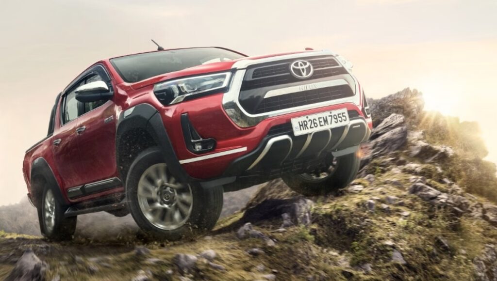Toyota Hilux 2025: ₹30 लाख की कीमत में ताकत, स्टाइल और सेफ्टी का जबरदस्त संगम