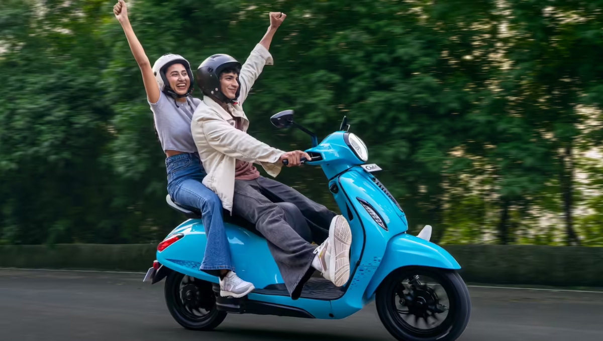 Bajaj Chetak: स्टाइलिश लुक और दमदार रेंज वाला इलेक्ट्रिक स्कूटर