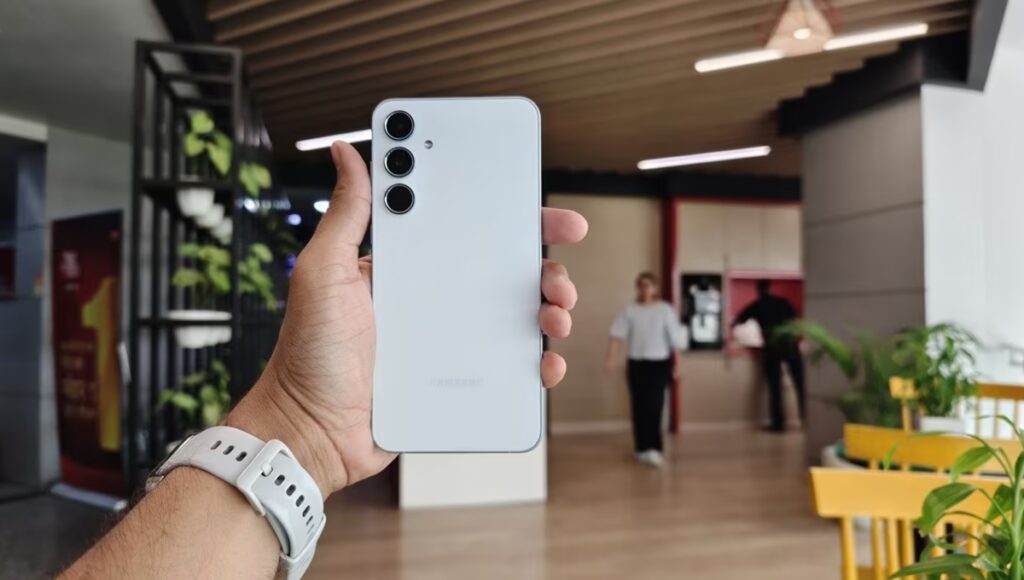 Samsung Galaxy A55: ₹21,249 में दमदार फीचर्स और प्रीमियम लुक का बेहतरीन संगम