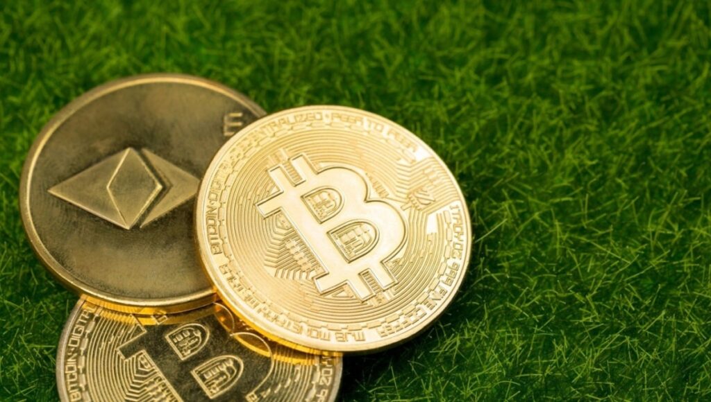 Ether makes a comeback: बिटकॉइन को पीछे छोड़ते हुए ETH-ETFs में $443.9 मिलियन का आगमन