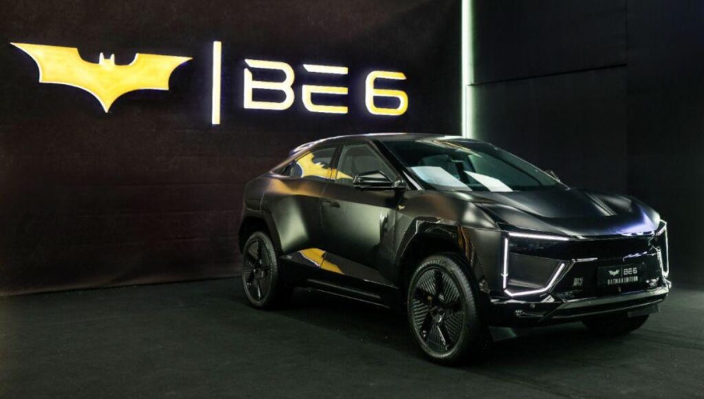 ₹27.79 लाख की कीमत में Mahindra BE 6 Batman Edition Satin Black, 19-इंच व्हील्स और सुपरहीरो थीम
