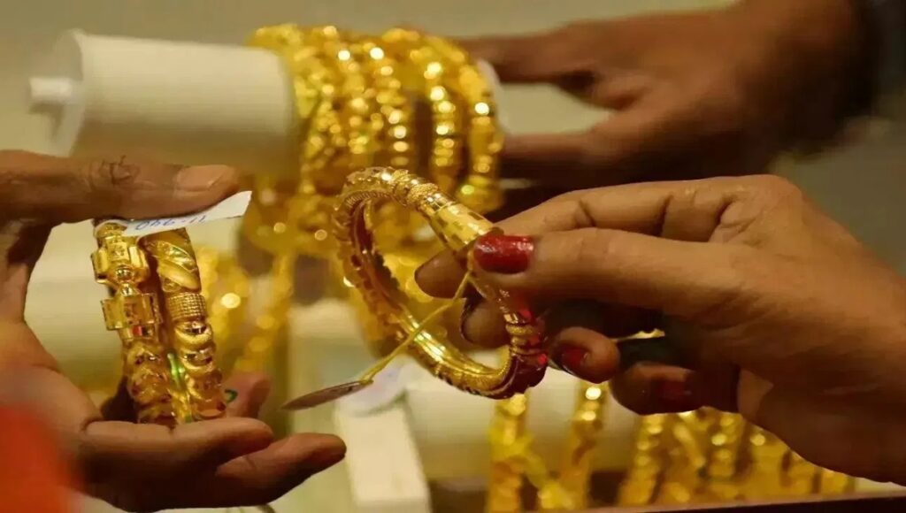 Gold and Silver के दाम में गिरावट डॉलर की मजबूती ने किया असर