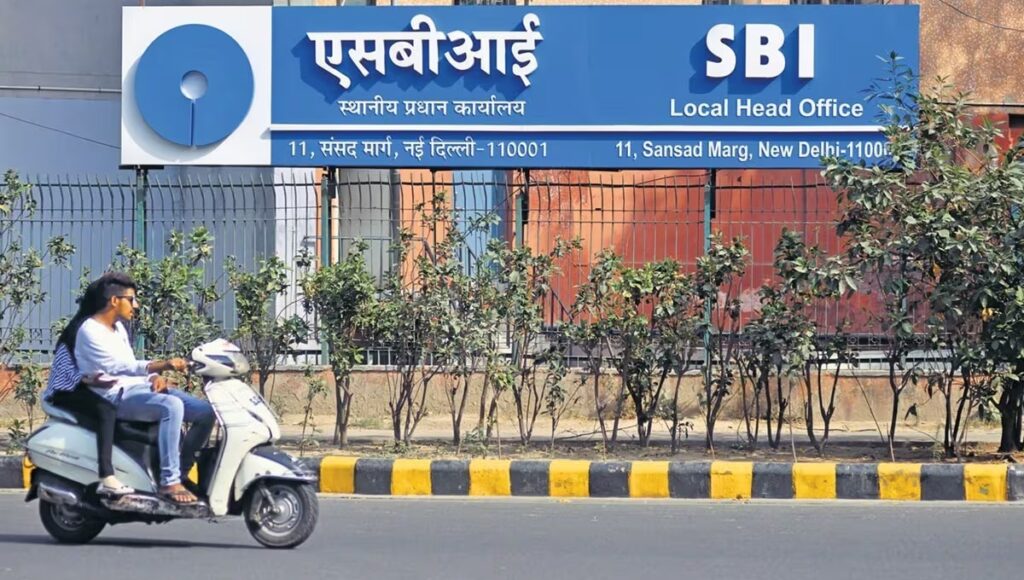 FD Rates 2025: SBI समेत इन 10 बैंकों में मिल रहा है 8.30% तक ब्याज, जानिए कहां है सबसे ज्यादा फायदा