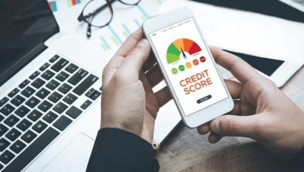 अब आपका CIBIL स्कोर घटाएगा EMI RBI ने बदले नियम जानें कैसे मिलेगा फायदा