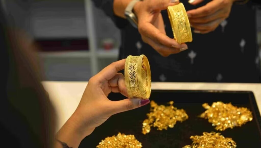 Gold Price Update: सोने की कीमत में बड़ी गिरावट, ₹10,000 तक सस्ता हुआ 24 कैरेट गोल्ड जानिए आज का नया रेट